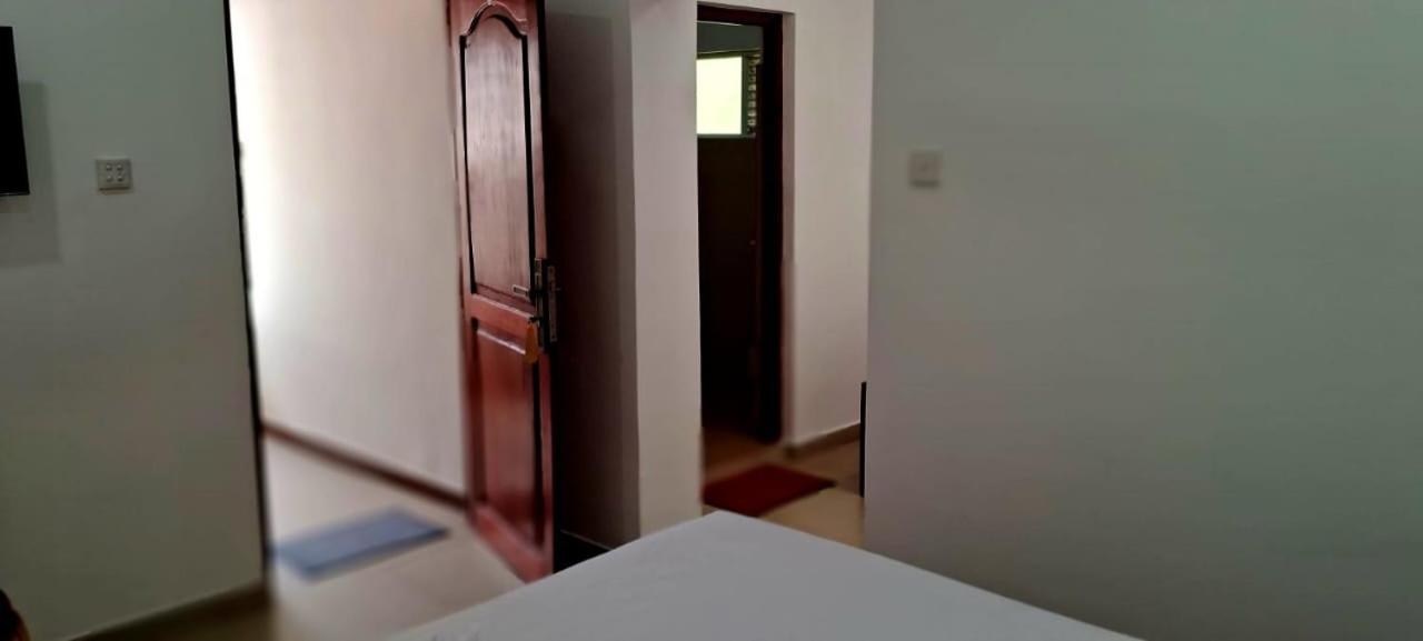 Urban Breeze Hotel Kundasale Eksteriør billede