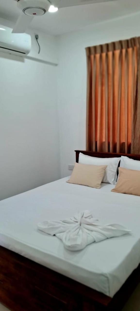 Urban Breeze Hotel Kundasale Eksteriør billede